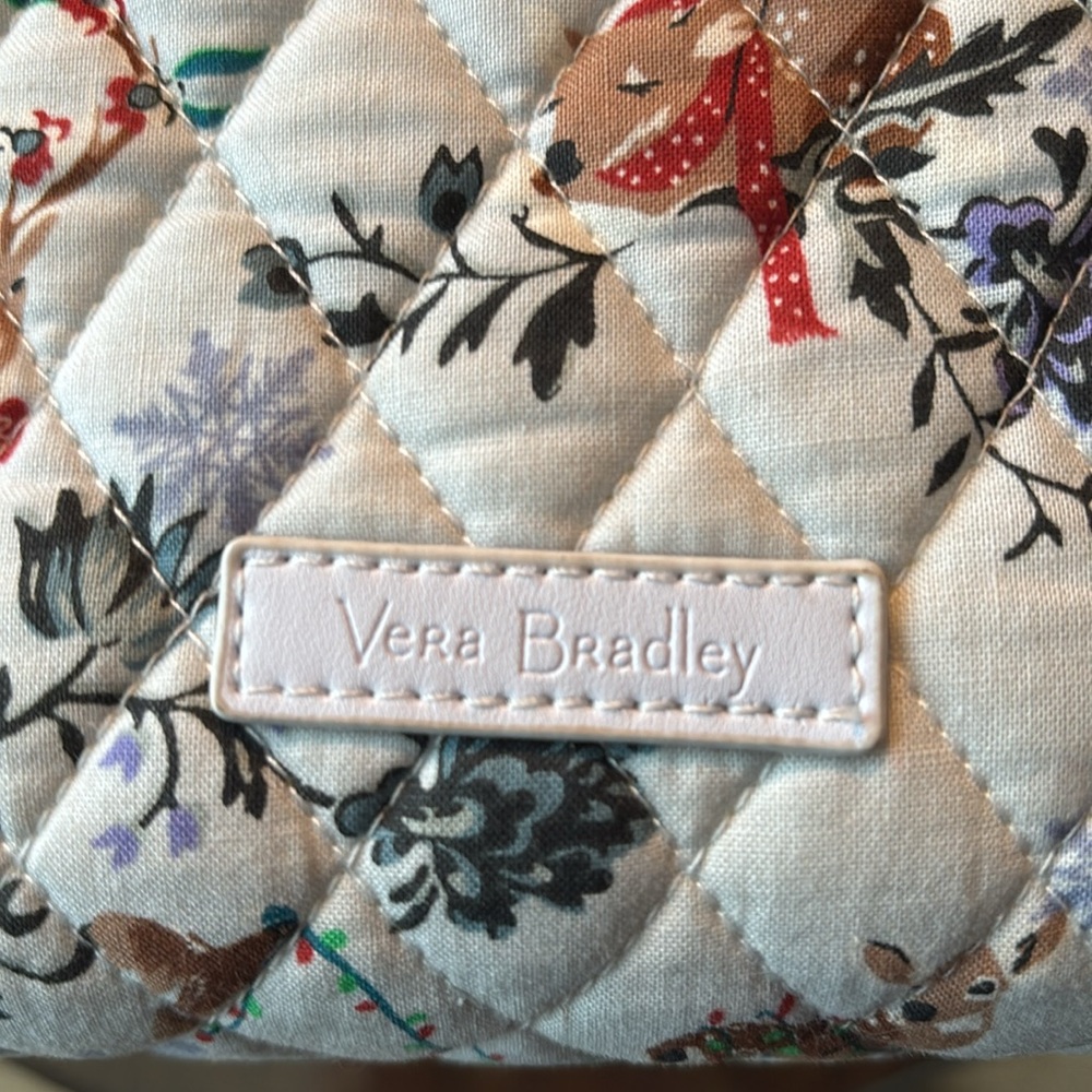 New without tags adorable Vera Bradley tote just in time for the holidays